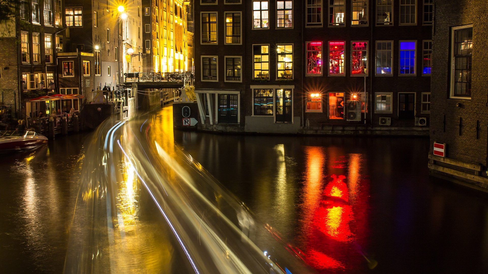 Autonomous boats in Amsterdam