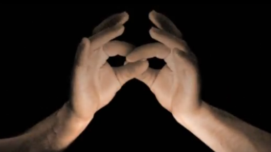Trailer: Connected, liefde - dood - technologie