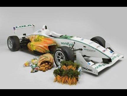 Formule 3 auto gemaakt van groente