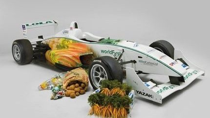 Formule 3 auto gemaakt van groente