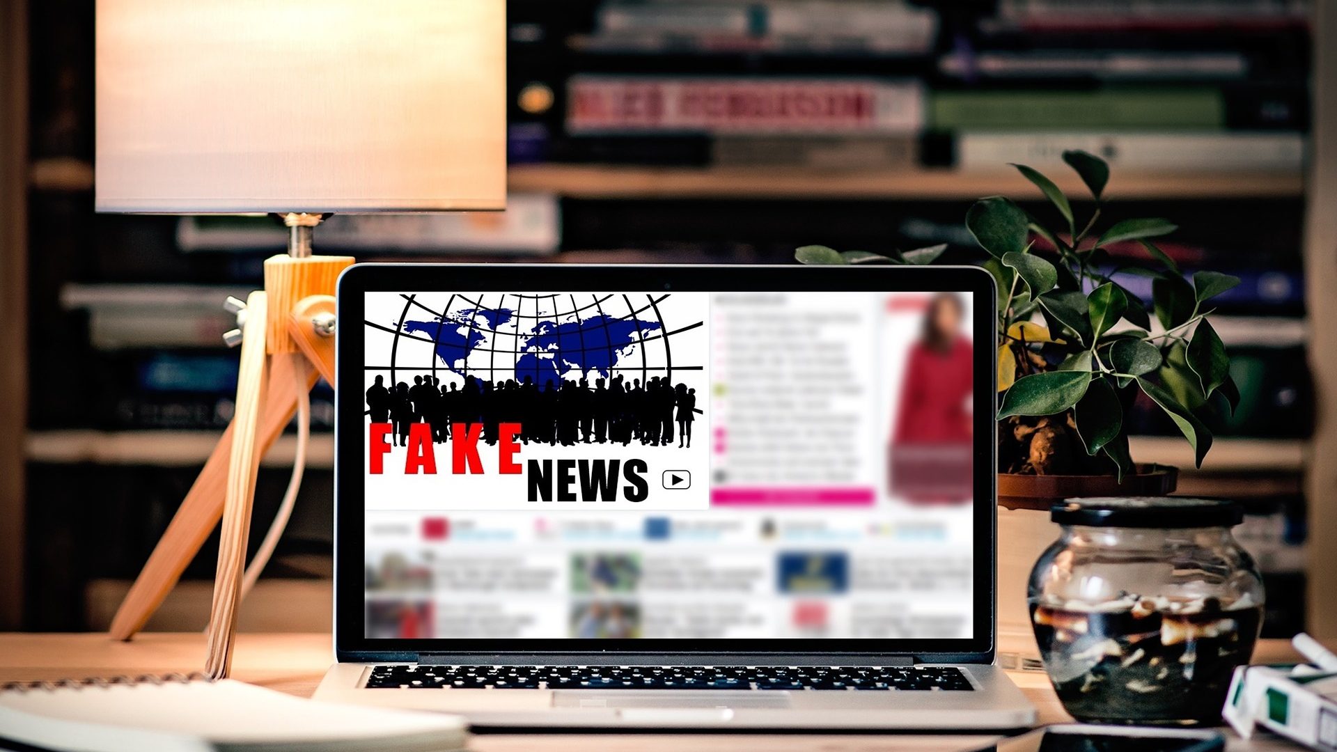 Edward Snowden over fake news