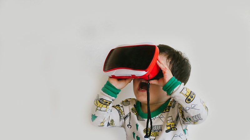 VR ads to complete user's VR experience
