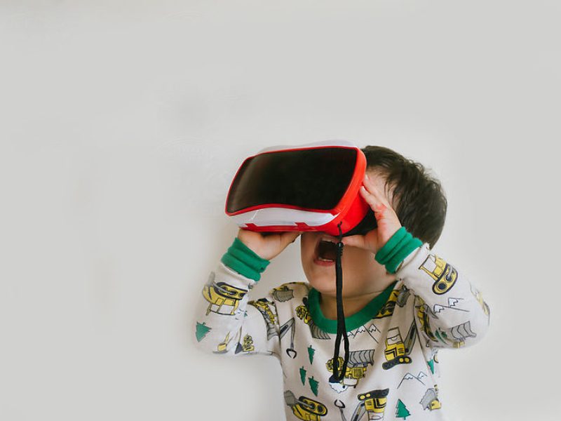 VR ads to complete user's VR experience